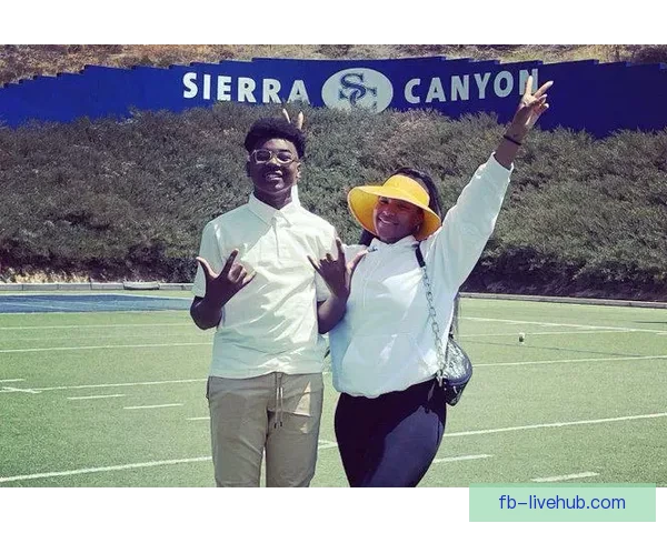 詹姆斯连发动态狂赞布朗尼布莱斯轻松夺得西区冠军